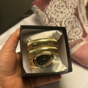 Elegant Gold Women's Bracelet Watch